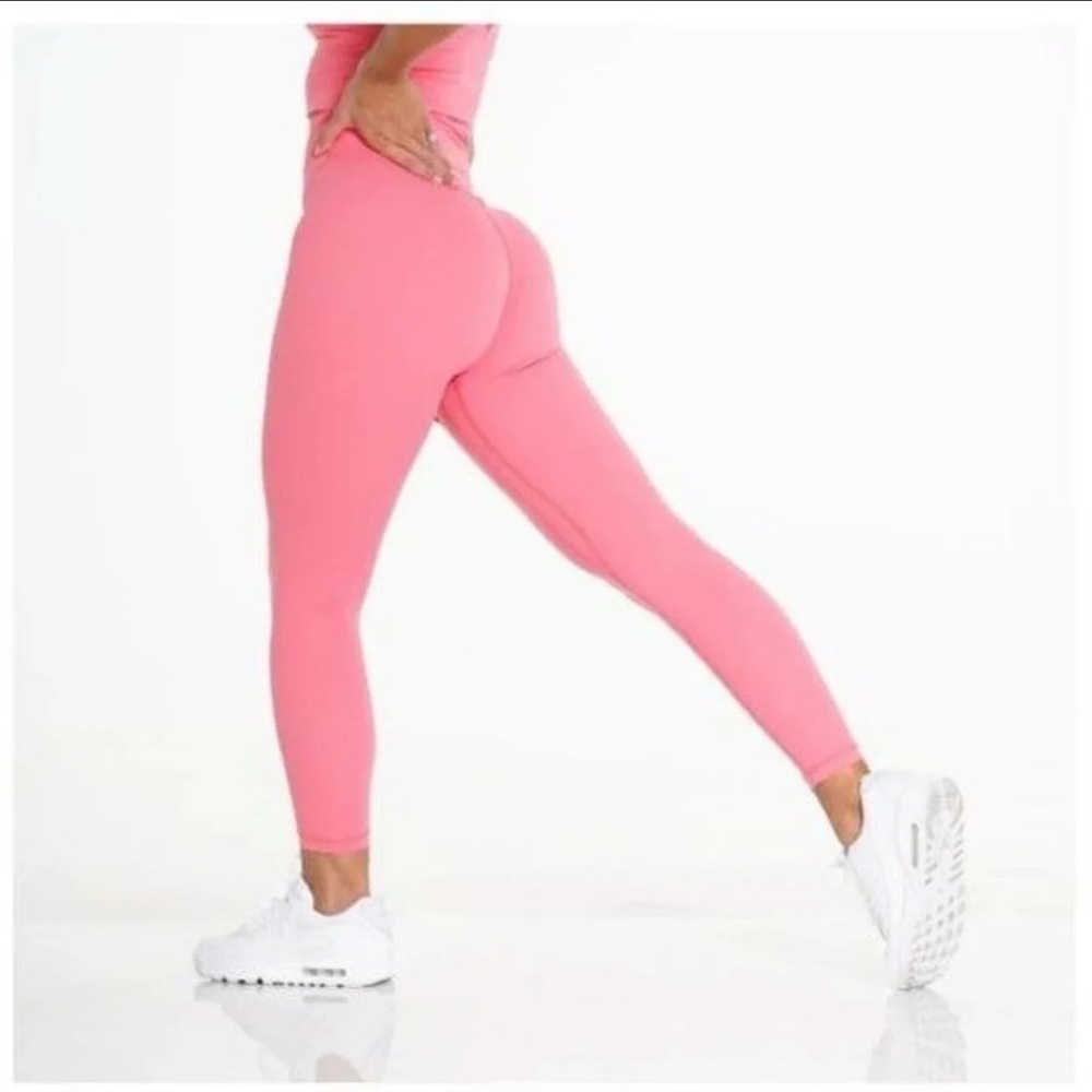 NVGTN XL Hibiscus Signature Leggings